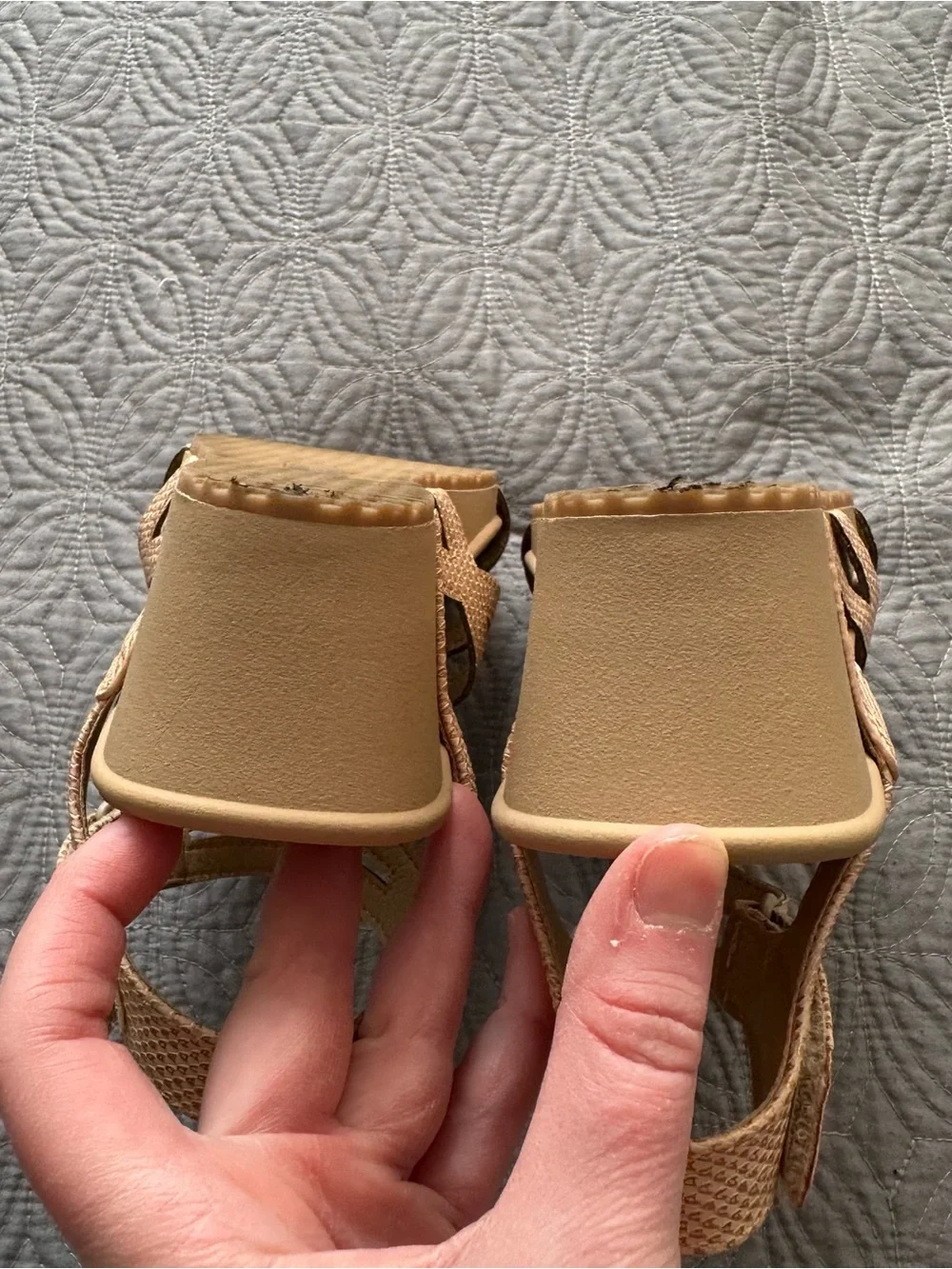 Baretraps Raeanne Strappy Wedge Sandals Gold/Beige Metallic - Size 7.5M